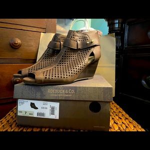 New wedge bootie sandal size 7